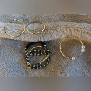 Elegant 18 k Gold plated and Black Beaded Ring Set